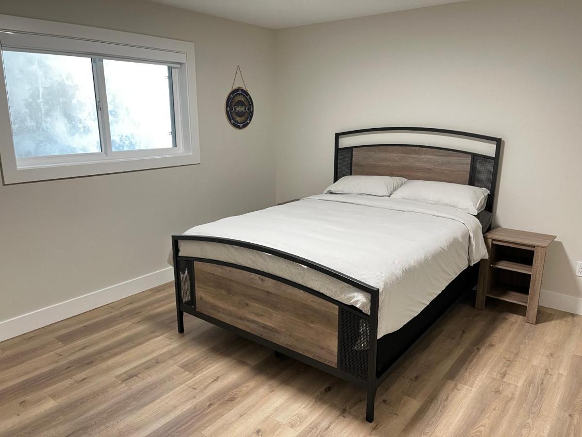 The Harmony Inn Spacious 2 Bdrms 2 Beds Basement Suite Surrey Exterior foto